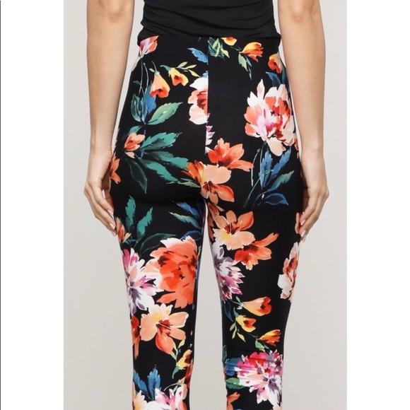 Last Pair! Floral Print Leggings! - Picture 3 of 5